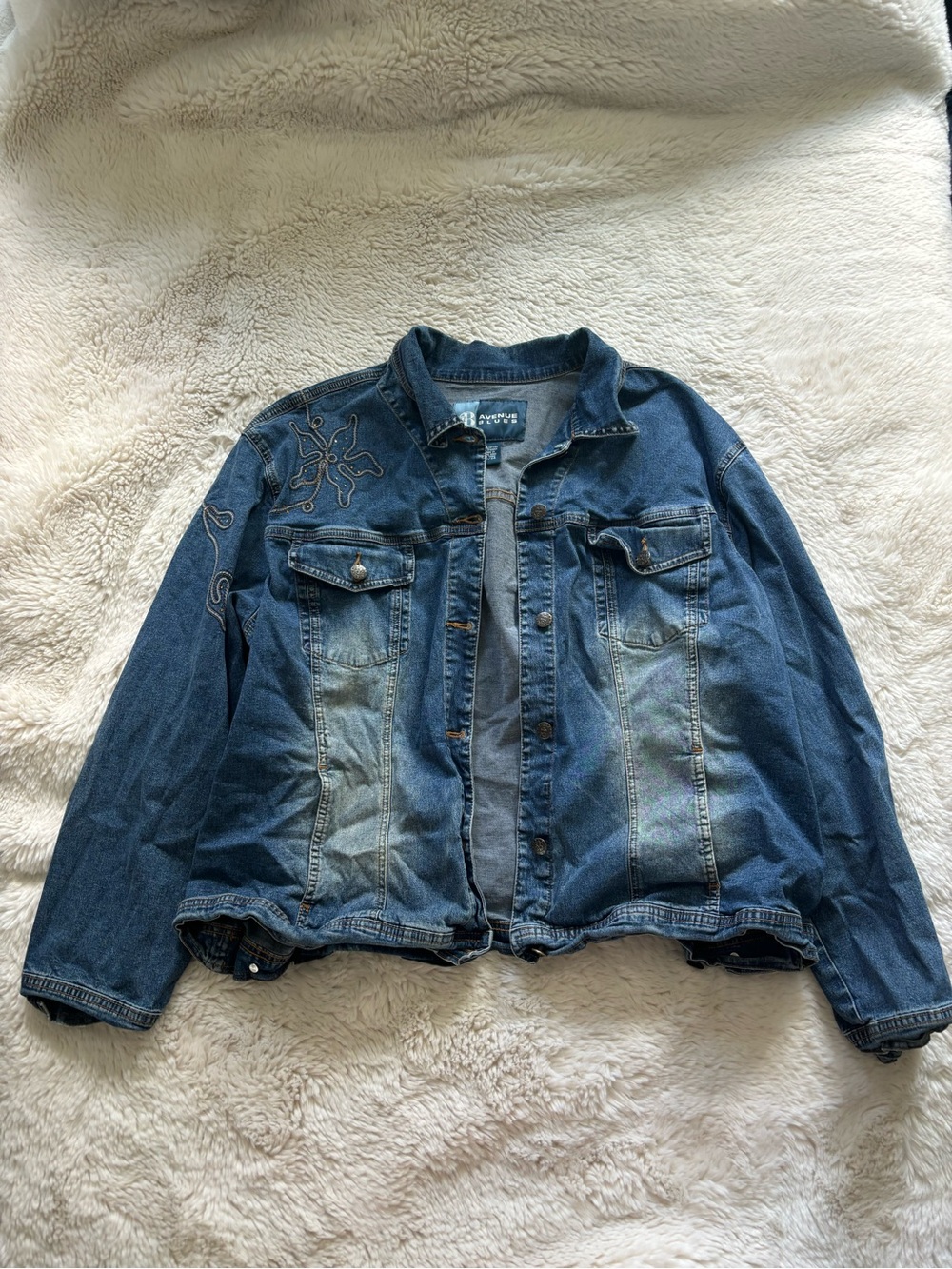 VTG Y2K Denim Jacket with Floral Rhinestone Embroidered Details
